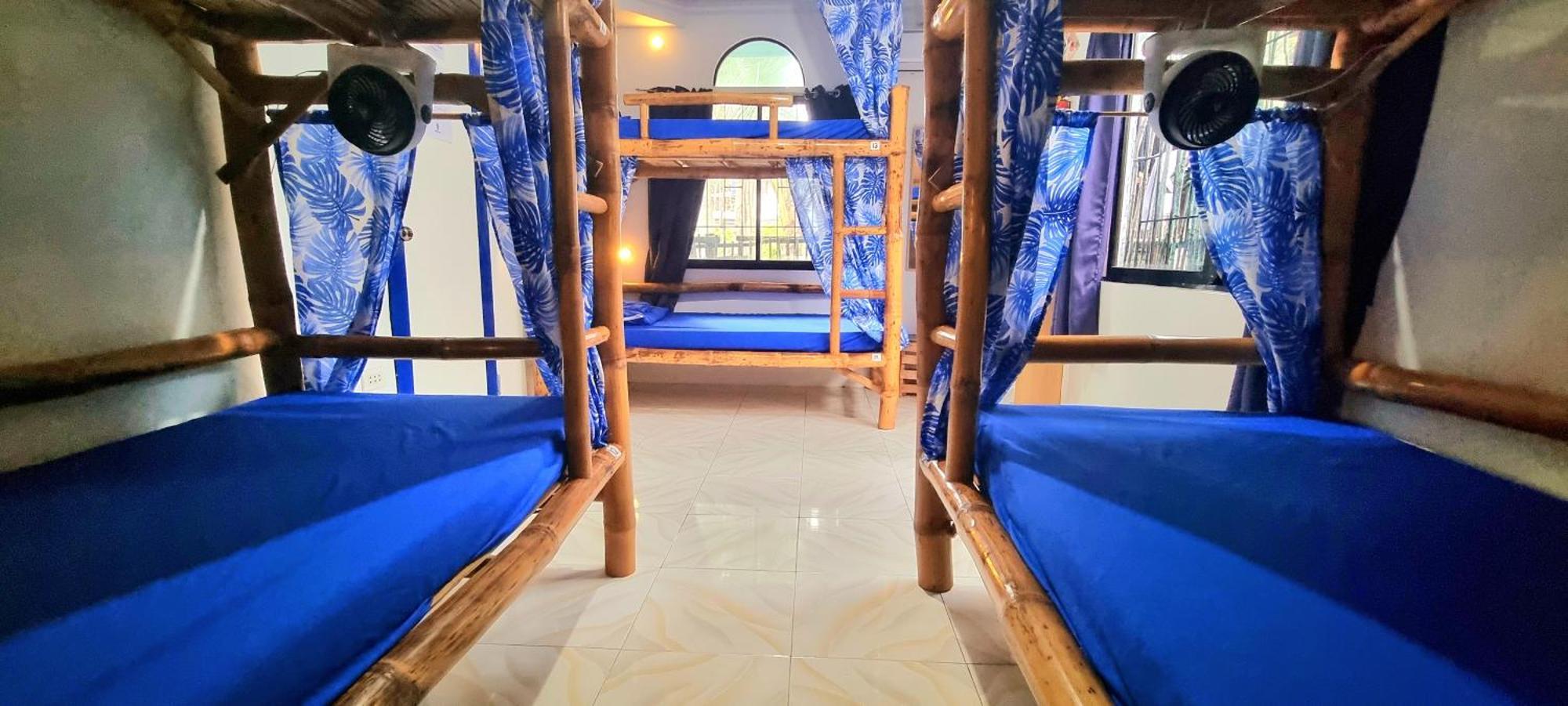 Хостел Blue House Backpackers Siquijor Сан-Хуан Экстерьер фото