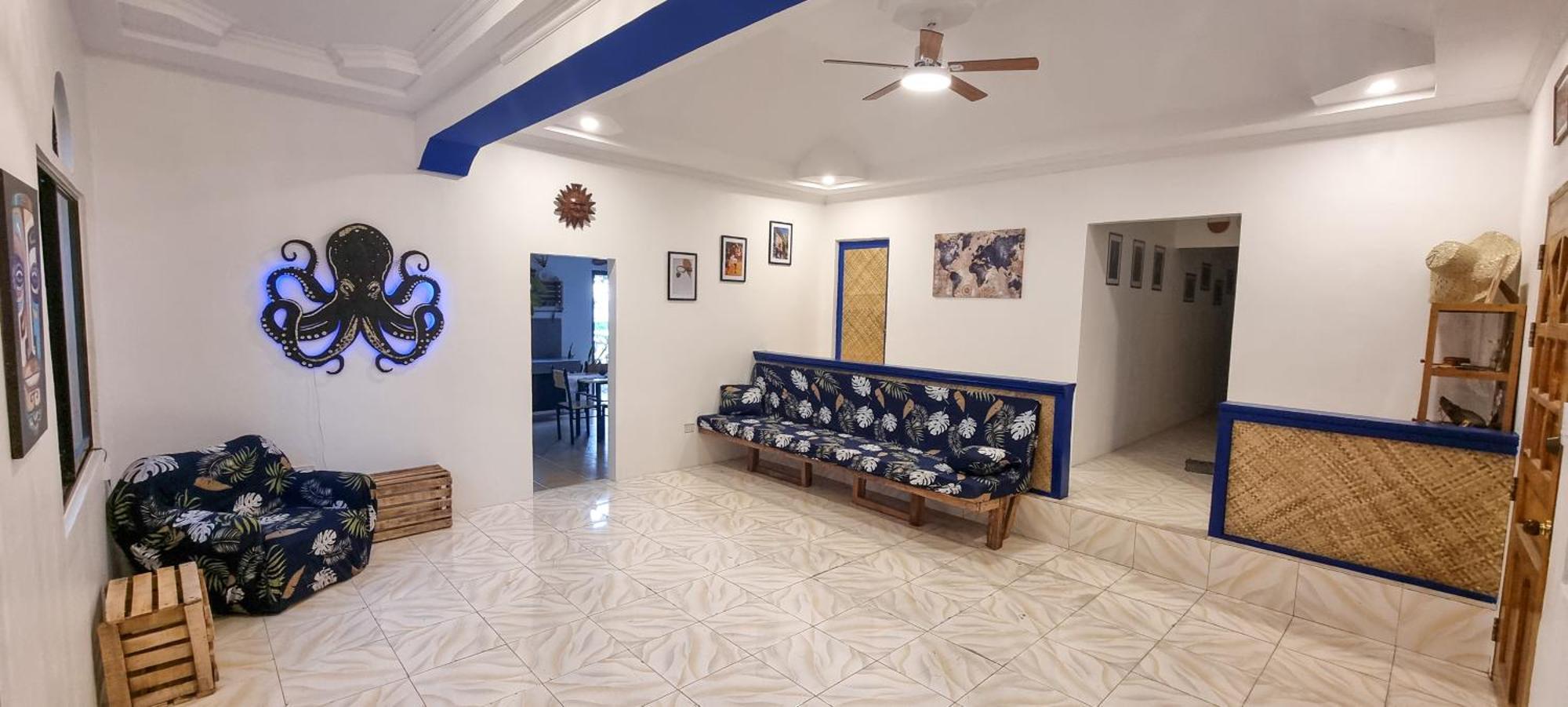 Хостел Blue House Backpackers Siquijor Сан-Хуан Экстерьер фото