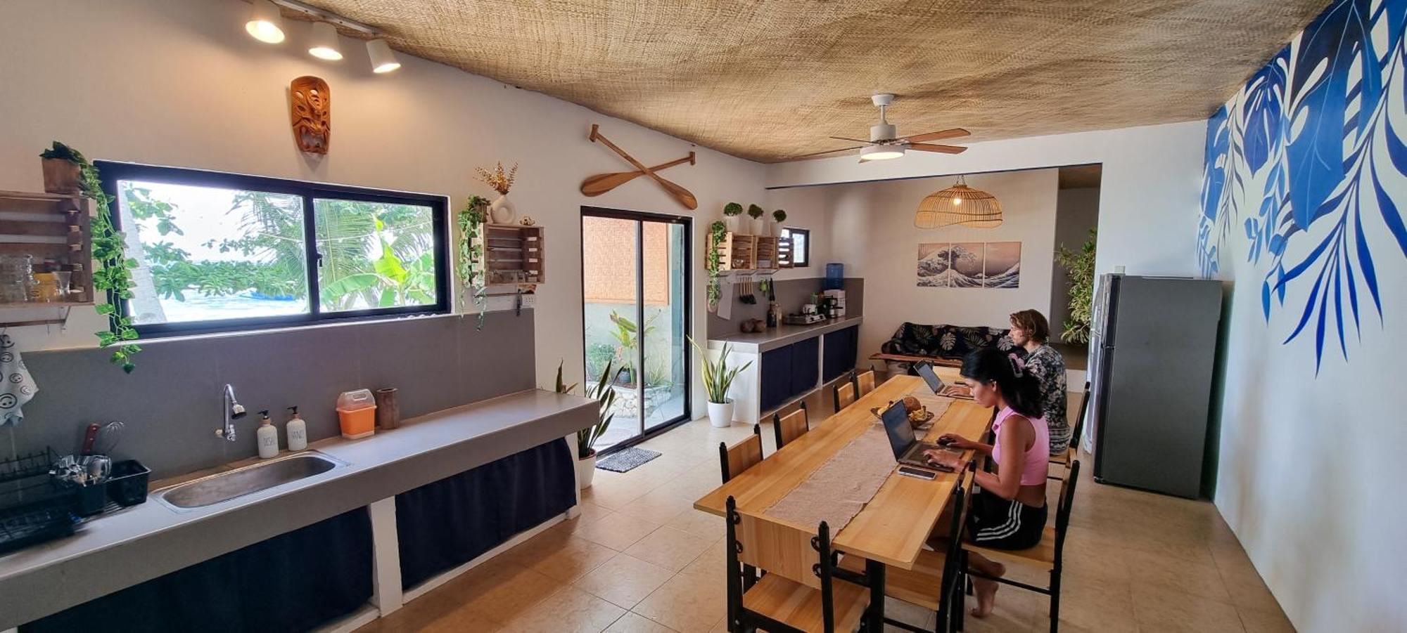 Хостел Blue House Backpackers Siquijor Сан-Хуан Экстерьер фото
