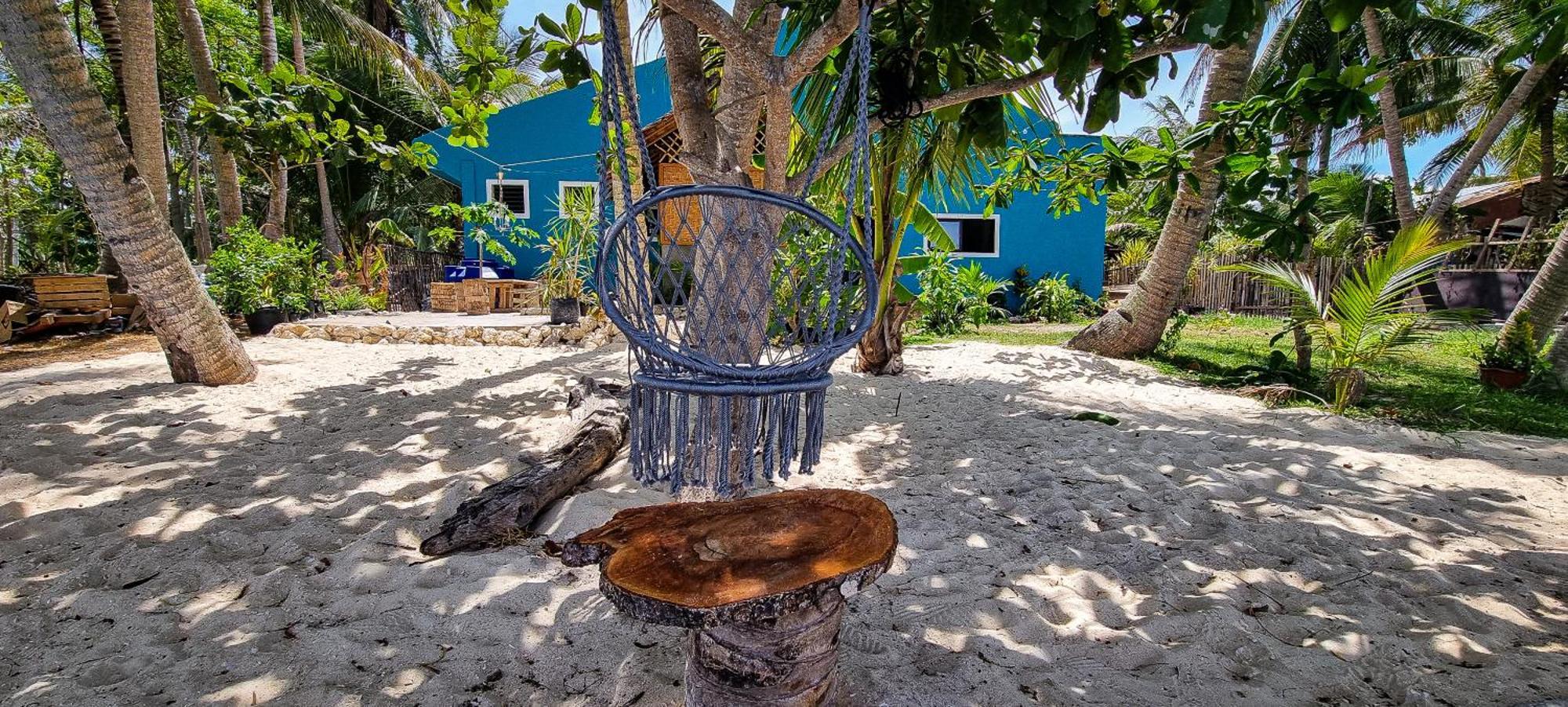 Хостел Blue House Backpackers Siquijor Сан-Хуан Экстерьер фото
